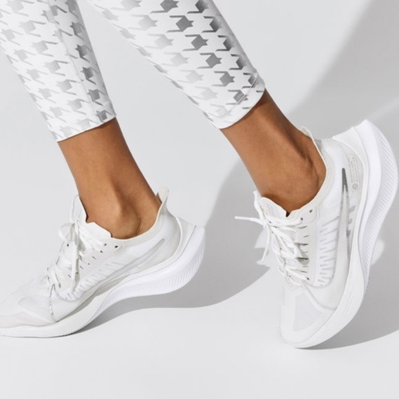 nike running air zoom gravity white